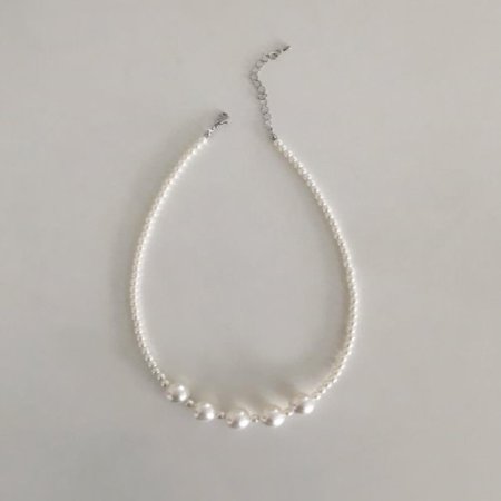 thickly pearl necklace