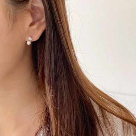 daily ball earring