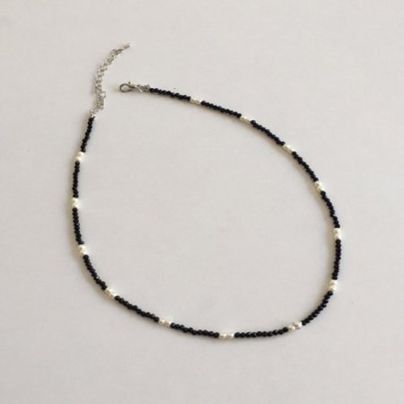 black & pearl beads necklace