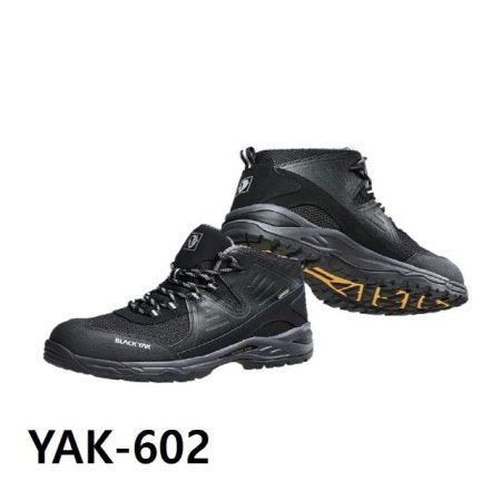 ũ Ź YAK-602
