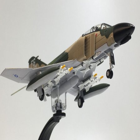 F4    Phantom    F-4