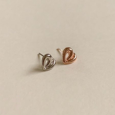 (925 Silver) Pretzel heart earrings E 86