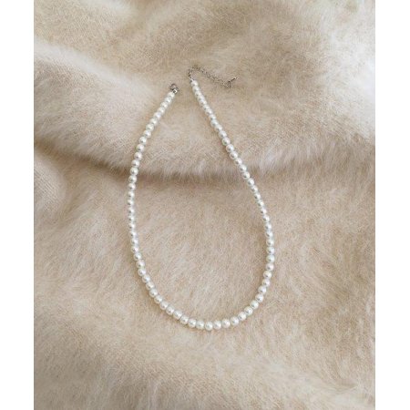 glossy pearl necklace