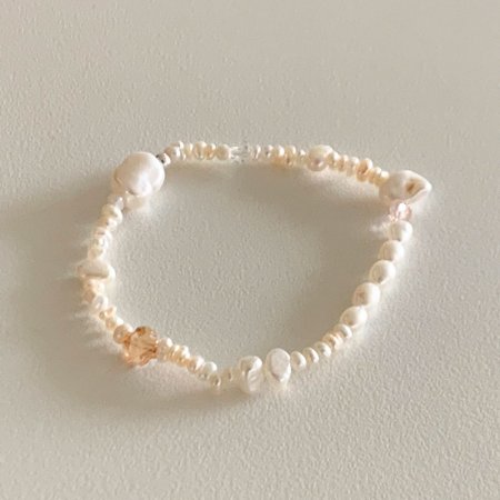 Different pearl bracelet D 14